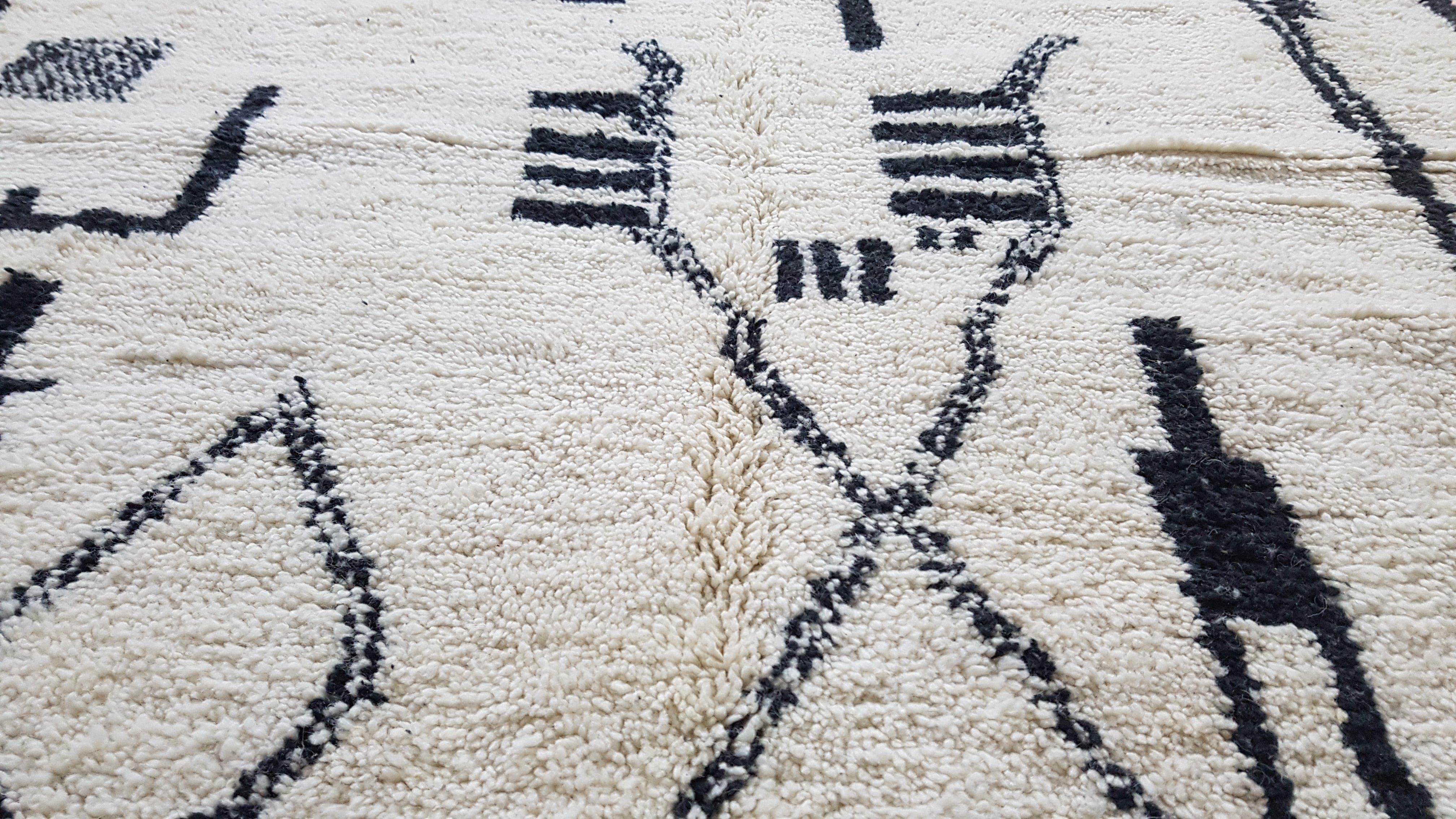 Beni Ouarain rug, 275 x 155 cm || 9.02 x 5.09 feet - Image 5
