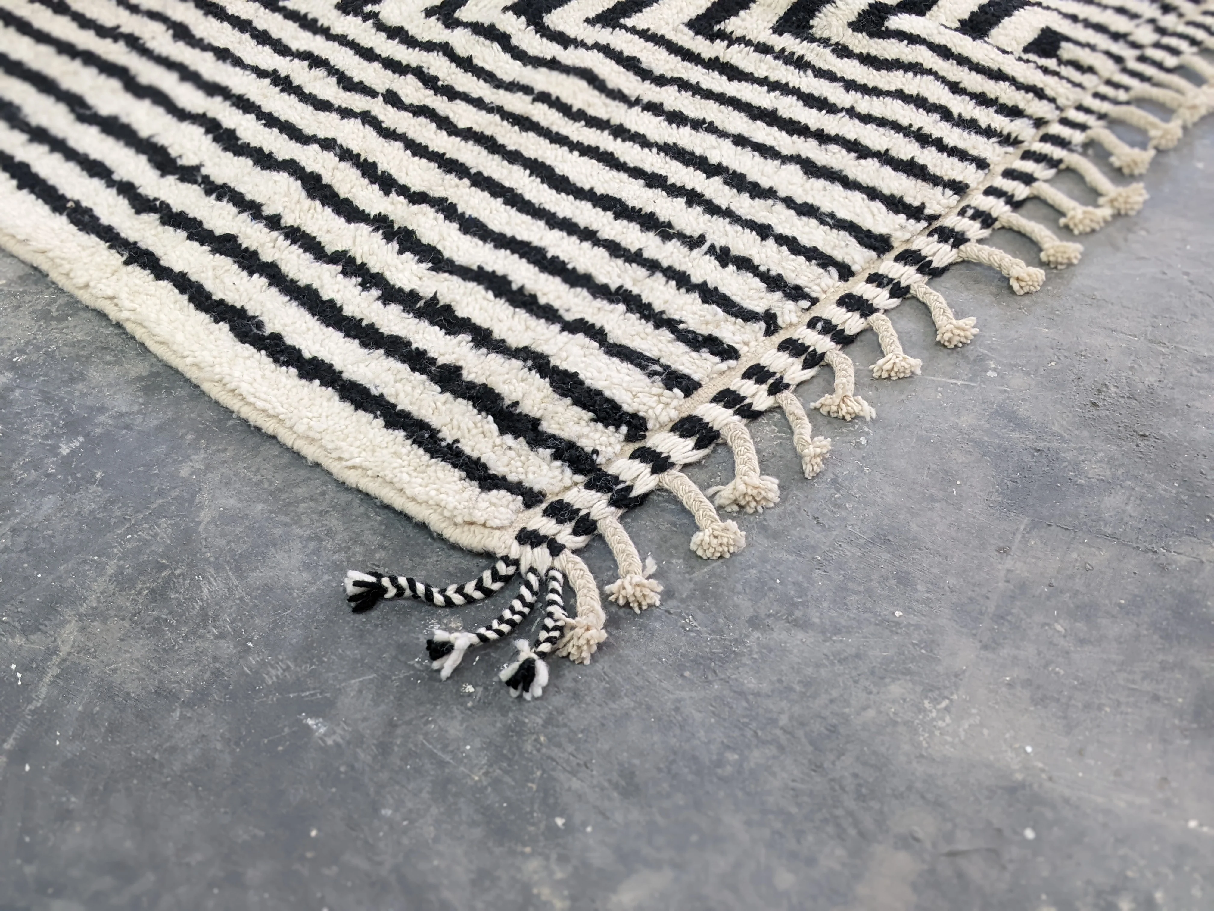 Beni Ouarain Rug – Pre-Order #G365 - Image 4