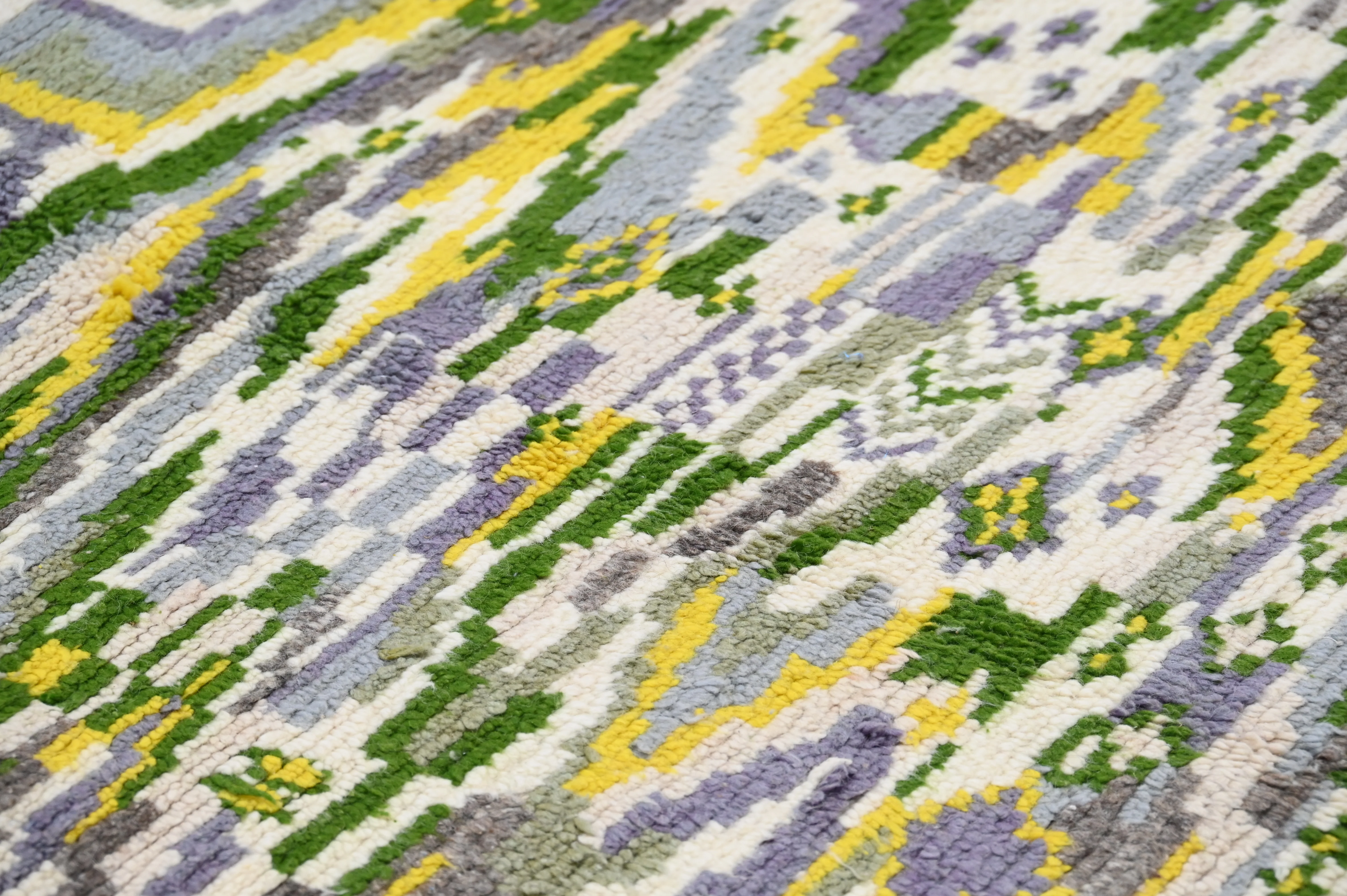 Handmade Azilal Rug, 220 x 140 cm, AZO-614 - Image 4