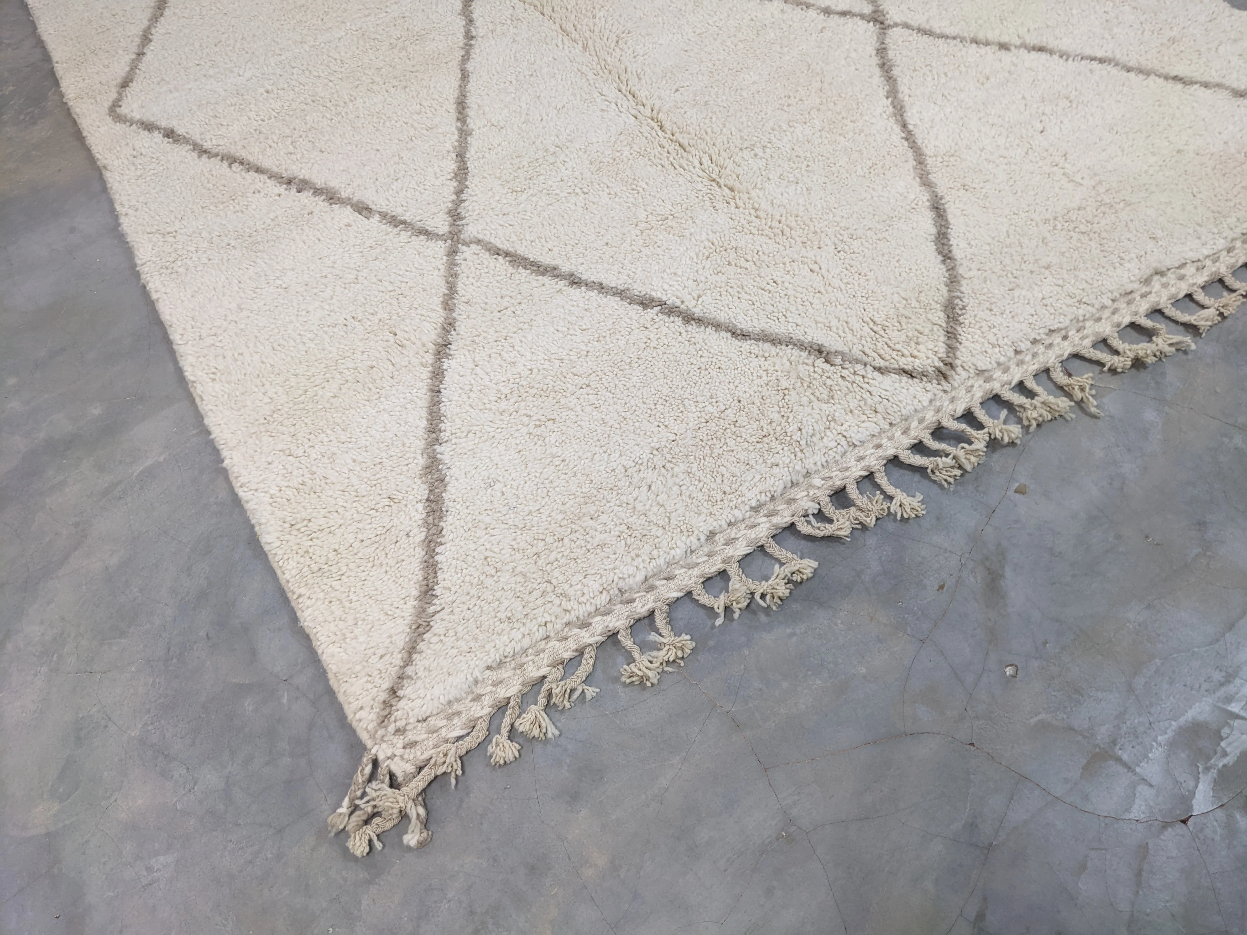 LARGE Beni Ouarain Rug, 300 x 195 cm || 9,84 x 6,4 feet, G-292 - Image 3